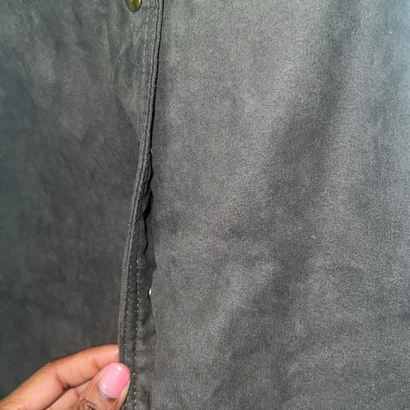 Shown to Scale Skirt size Small - Picture 3 of 4